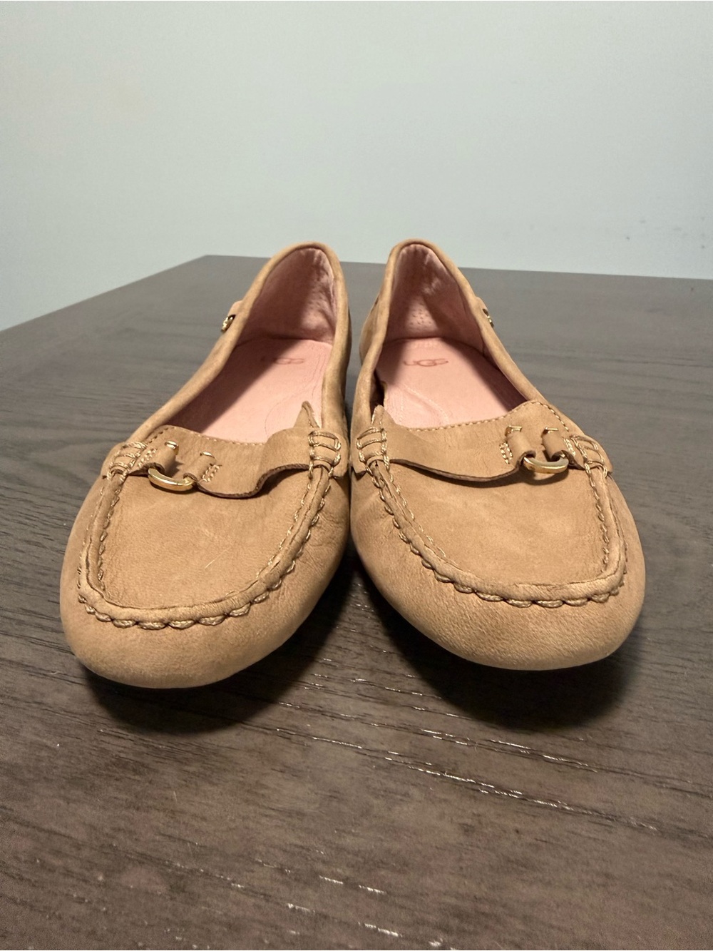 UGG Womens Leather Driving Loafers Tan Slip On Shoes US 8.5 EU39.5 - Picture 5 of 8